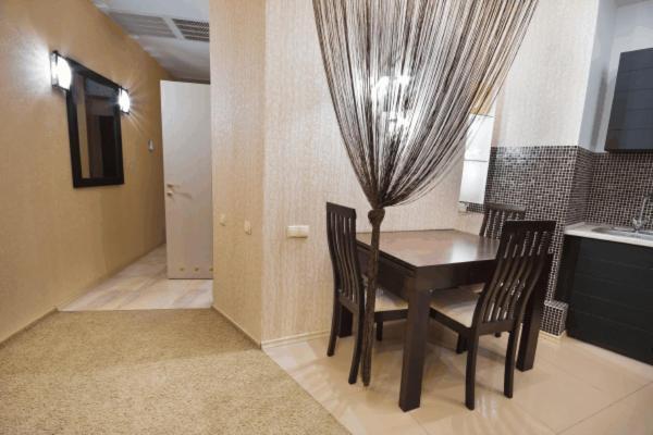 Seven Eleven Apartment Hotel In Most City Dnipro Exterior foto