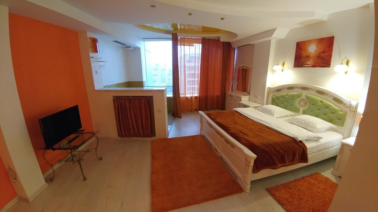 Seven Eleven Apartment Hotel In Most City Dnipro Exterior foto