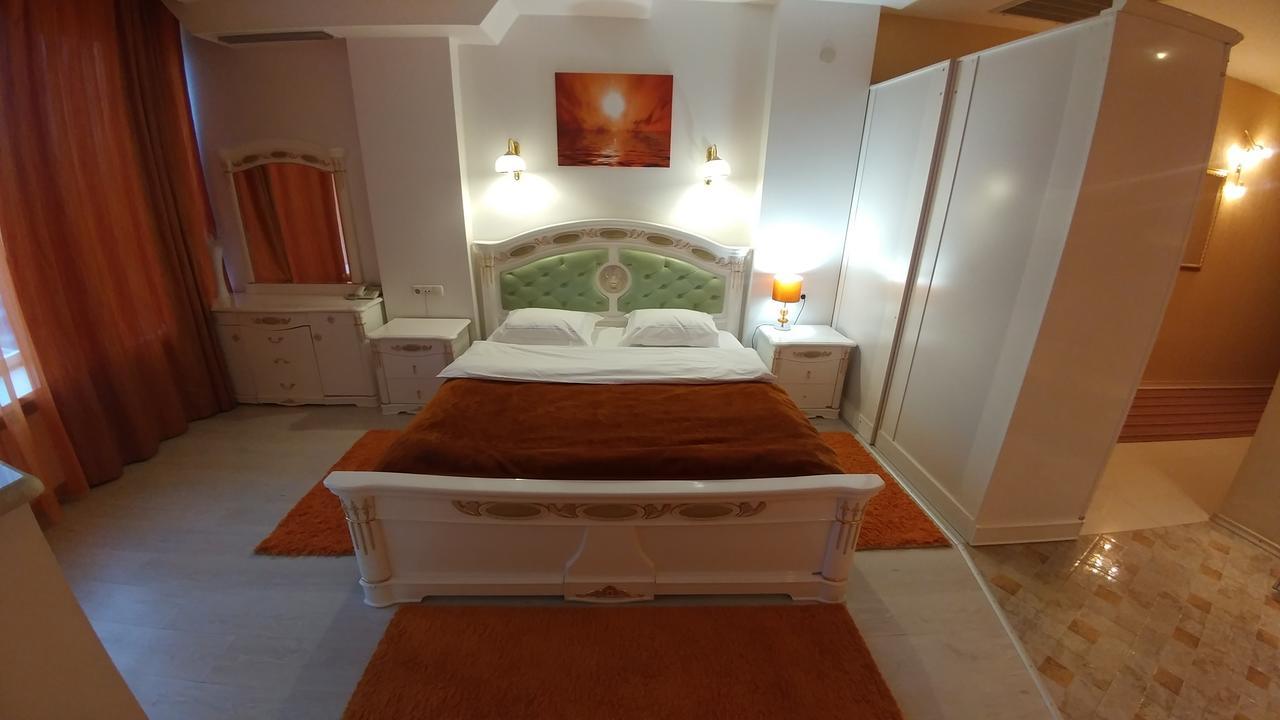 Seven Eleven Apartment Hotel In Most City Dnipro Exterior foto
