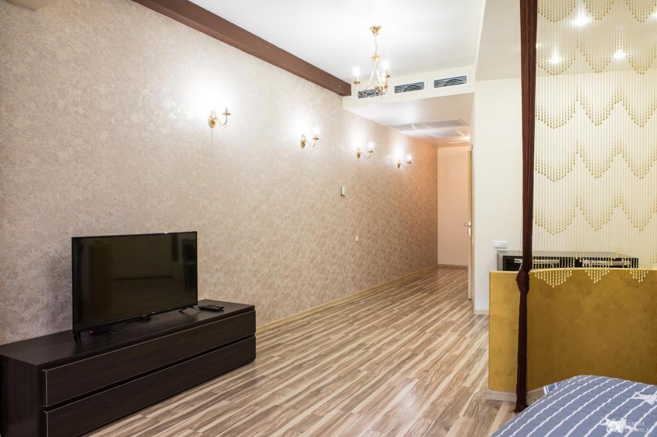 Seven Eleven Apartment Hotel In Most City Dnipro Exterior foto