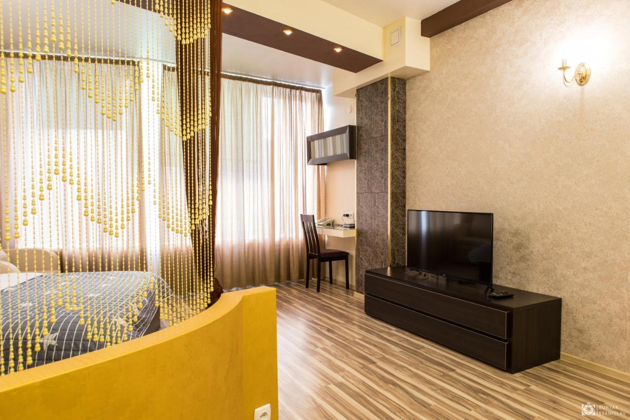 Seven Eleven Apartment Hotel In Most City Dnipro Exterior foto